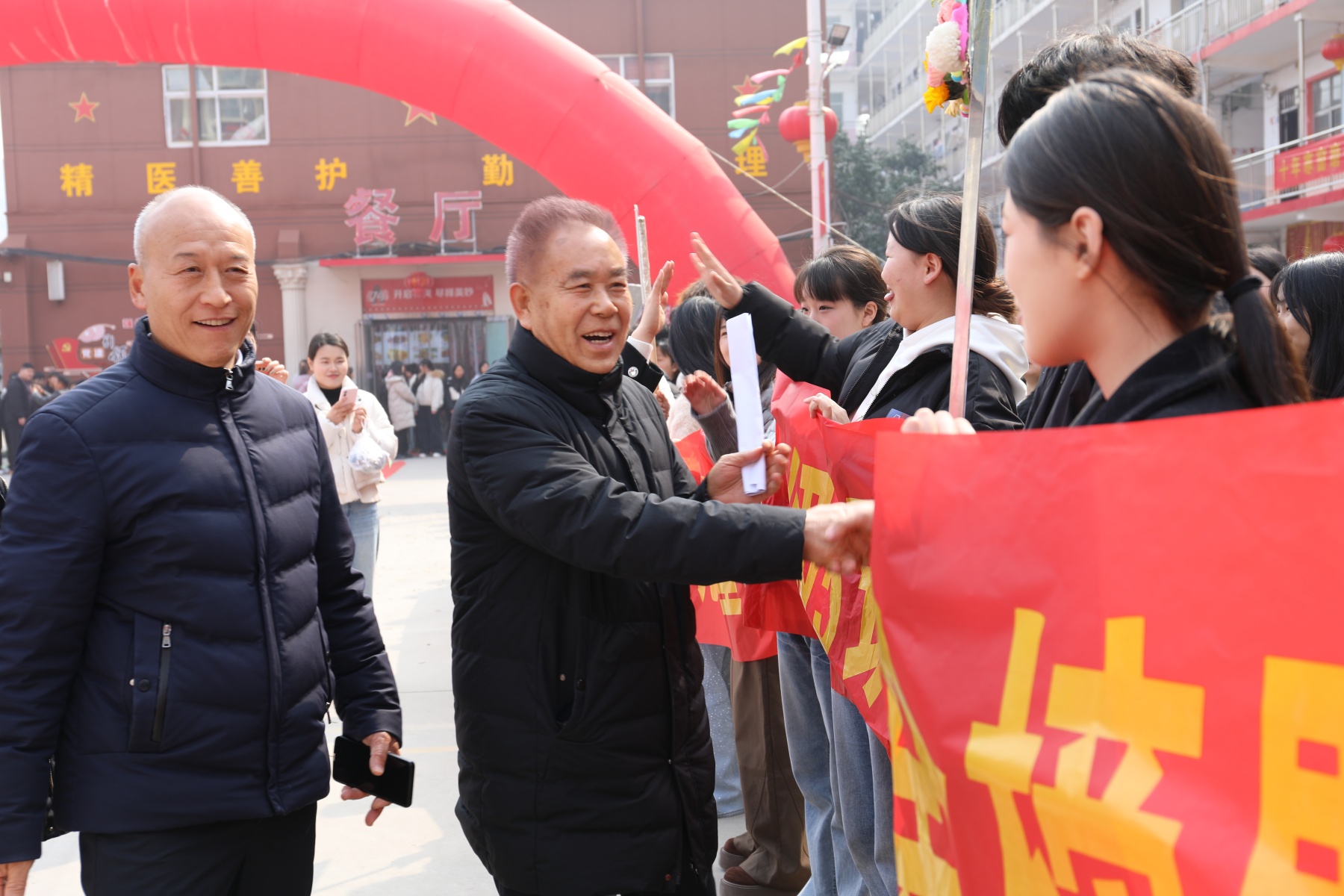 决战高考为梦而战——漯河卫生中等专业学校祝2026年考生金榜题名 未来可期(图60)